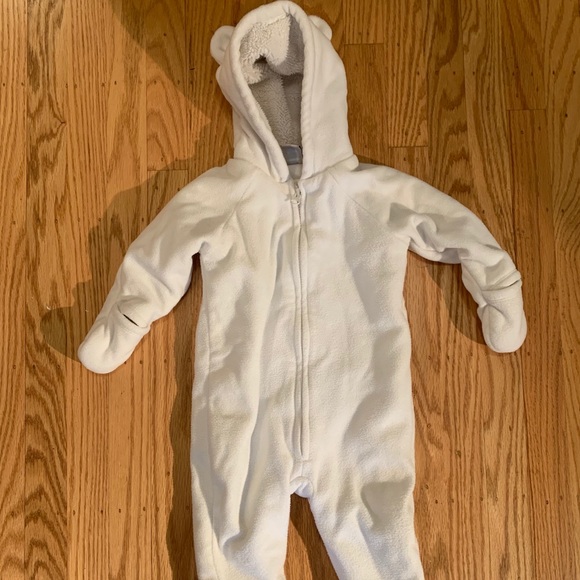 Baby Gap Old Navy Baby Fleece Onesies. - Picture 8 of 10